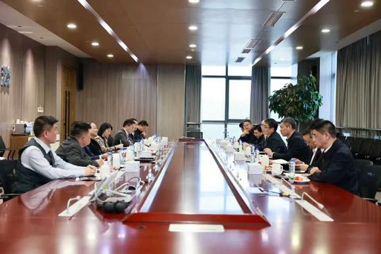 朱可炳与宁德时代董事长曾毓群举行工作会谈(图1)