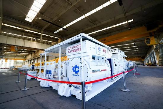 国内首套大采高10kV智能高效刮板输送成套装备在中煤张煤机公(图5)