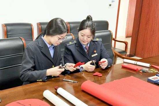 “00后”小站姑娘，手上绝活太惊艳！(图10)