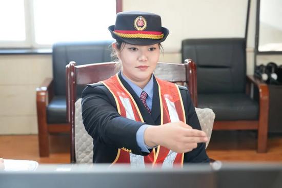 “00后”小站姑娘，手上绝活太惊艳！(图9)