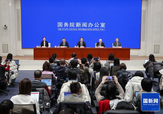 国家发改委：推动重点行业节能降碳改造和煤炭清洁替代(图1)