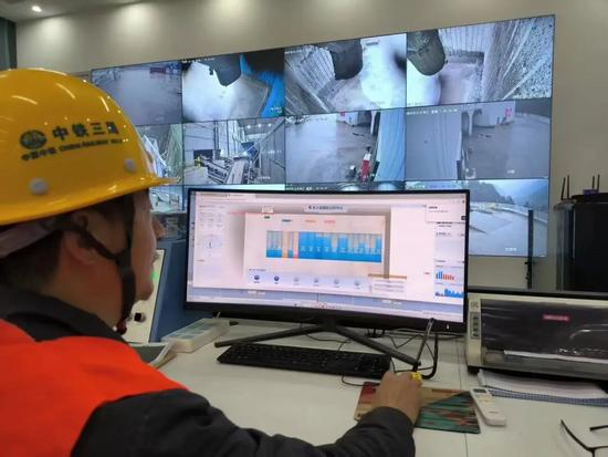 战略携手 智创未来！宜涪柳工无人驾驶装载机项目成功落地(图10)