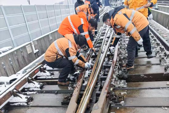战寒潮，保畅通，守平安！中国铁建多措并举筑牢御寒防线(图18)