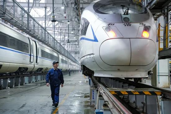 “00后”动车组机械师！入职一年就获得“安全吹哨人”称号！(图2)