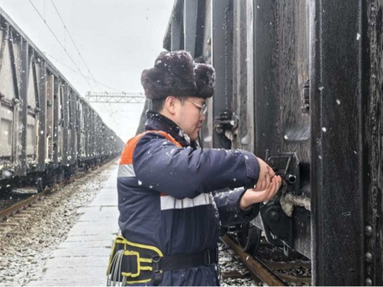 雪҈雪҈雪҈来了！铁路人全力迎战！(图7)