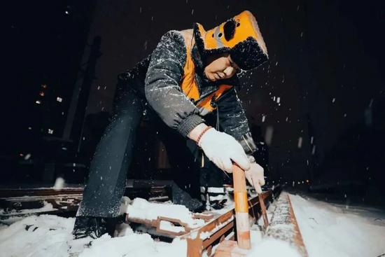 雪҈雪҈雪҈来了！铁路人全力迎战！(图11)