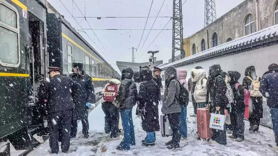 雪҈雪҈雪҈来了！铁路人全力迎战！(图13)