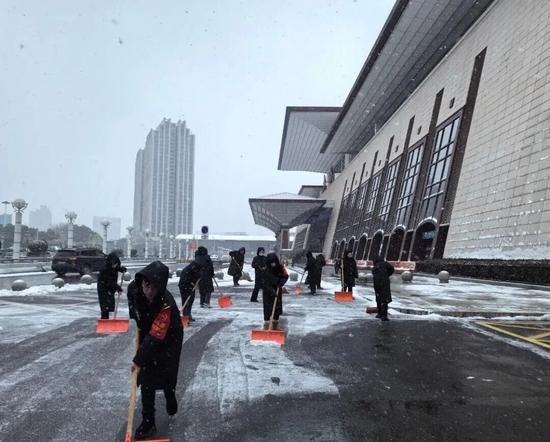 雪҈雪҈雪҈来了！铁路人全力迎战！(图16)