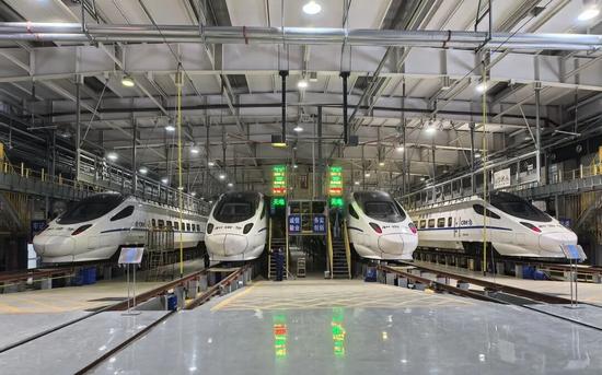 雪天的动车“牙医”，最近特忙→(图11)